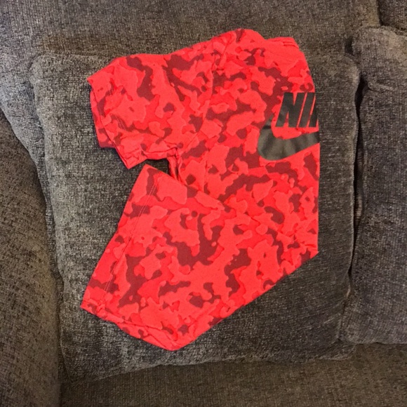NIKE TEE (Boys) Size Lg - Picture 4 of 4